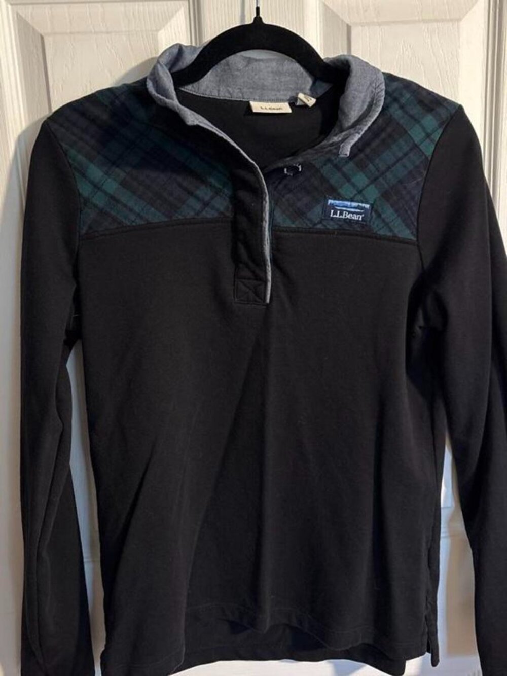 L.L.Bean Men's Black and Grey Sweatshirt